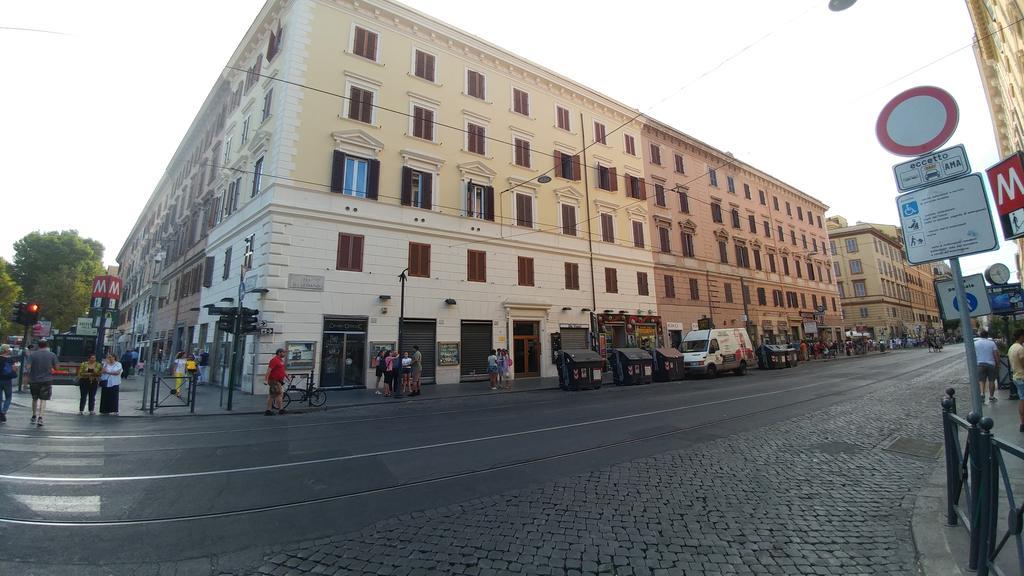 Luca'S Vatican Hospitality Roma Eksteriør bilde